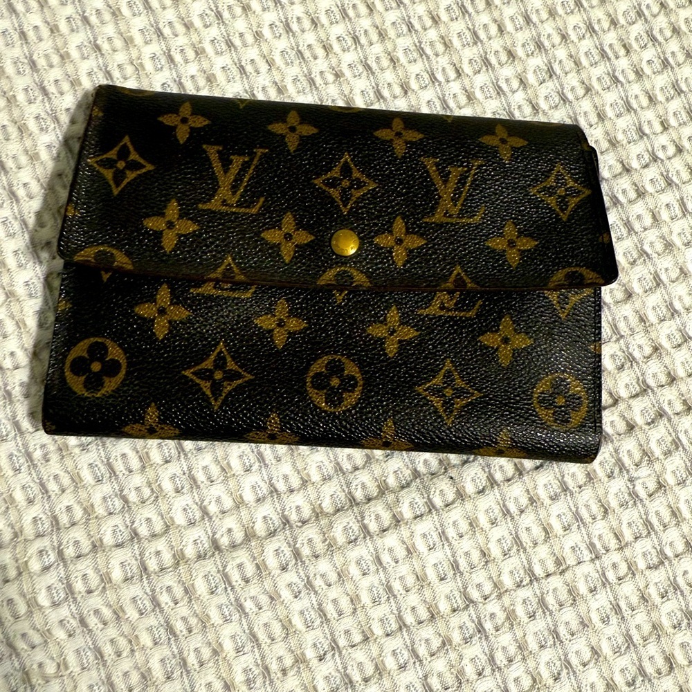 Louis Vuitton Monogram Canvas Pochette Passport Wallet